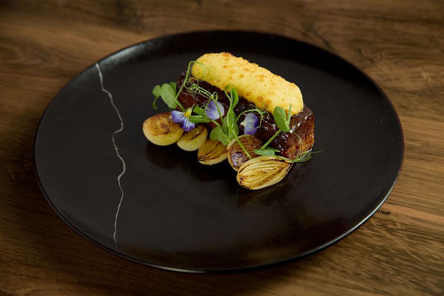 Where To Go For an Anniversary Dinner: Why a Steakhouse Is the Perfect Choice